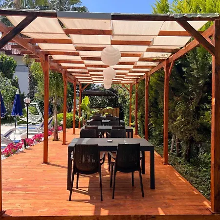 Oda ve Kahvaltı Palma Rosa Çamyuva
