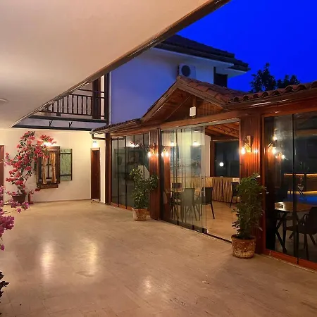 Oda ve Kahvaltı Palma Rosa 3*